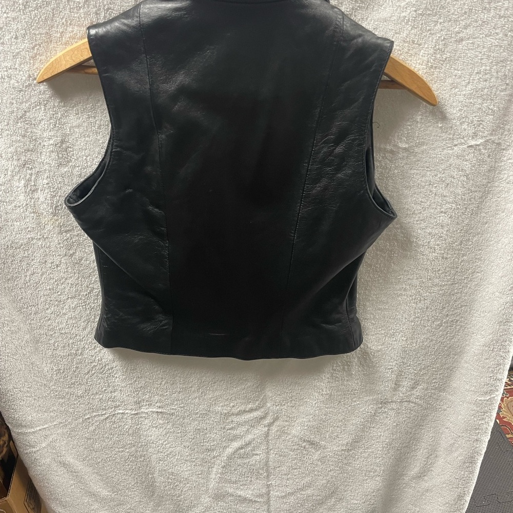 Leather vest - like new condition - size small